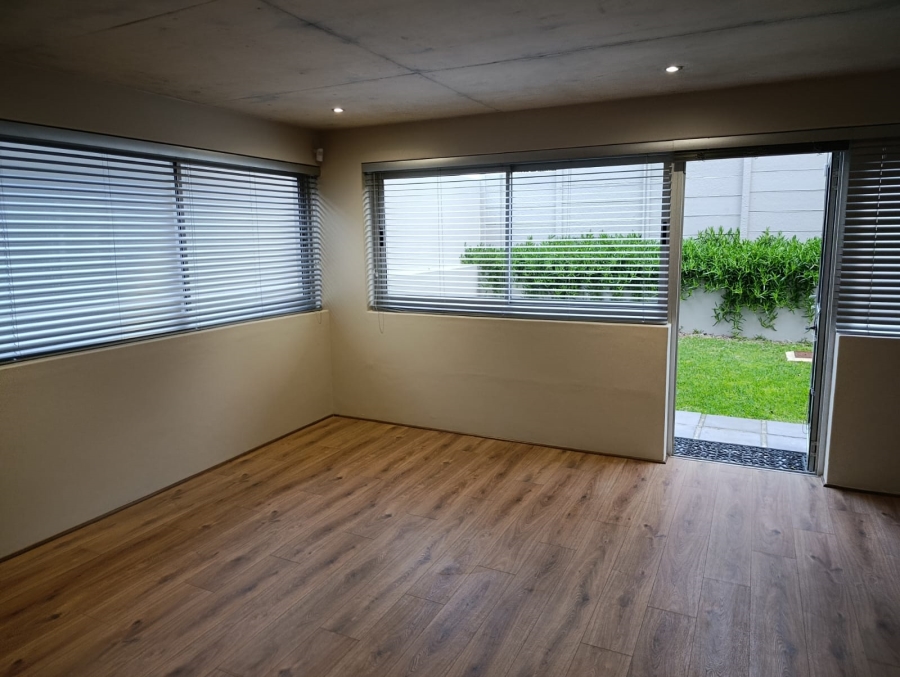 1 Bedroom Property for Sale in Voelklip Western Cape